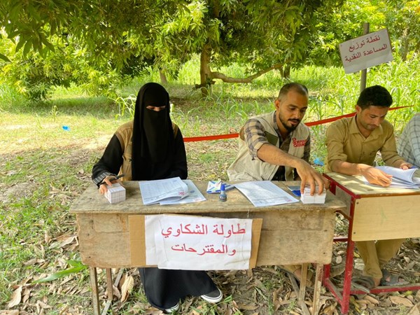 DRC staff in the cash distribution point in Lahj governorate.